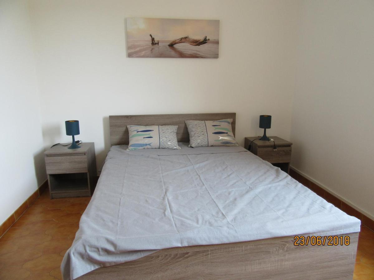 Au Calme Residence L'Ile Heureuse เลแล็คส์ ภายนอก รูปภาพ
