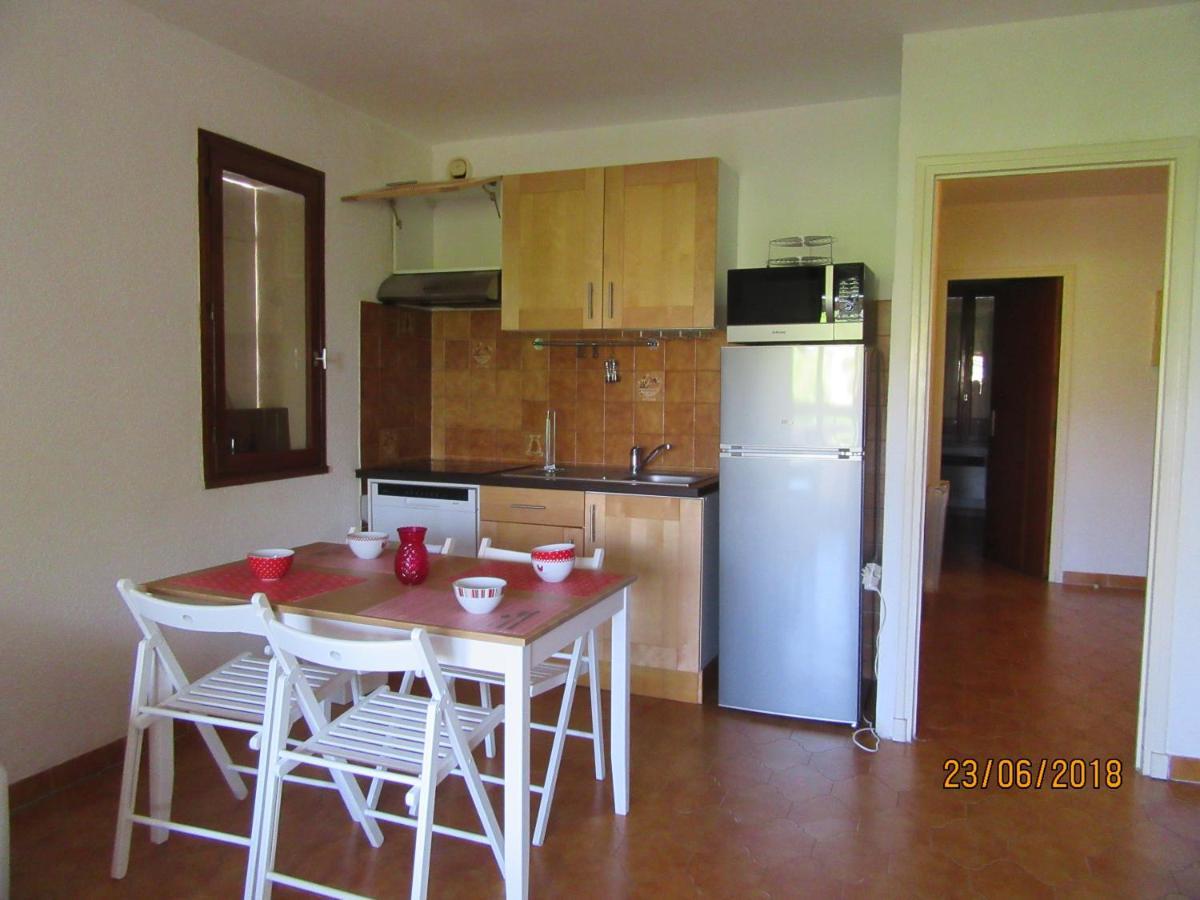 Au Calme Residence L'Ile Heureuse เลแล็คส์ ภายนอก รูปภาพ