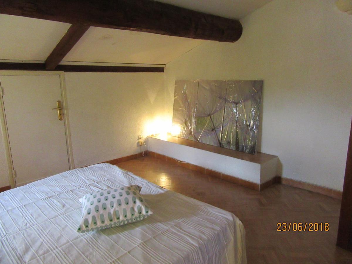 Au Calme Residence L'Ile Heureuse เลแล็คส์ ภายนอก รูปภาพ