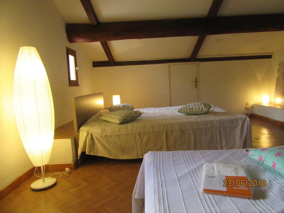 Au Calme Residence L'Ile Heureuse เลแล็คส์ ภายนอก รูปภาพ